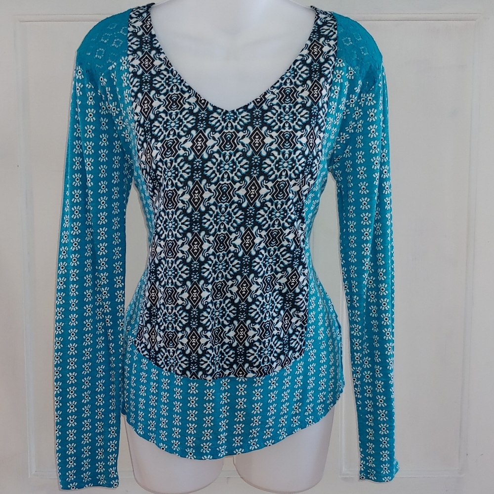 Chip and Pepper Graphic Long Sleeve Top XS Small